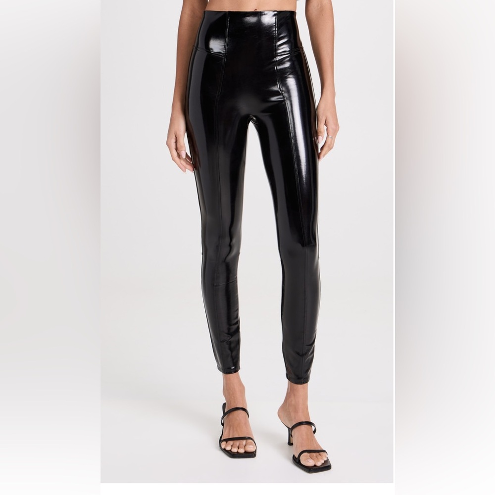 SPANX Faux Patent Leather Leggings in Black - Size L